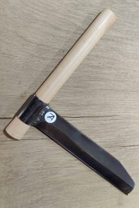 Standard froe with loose handle